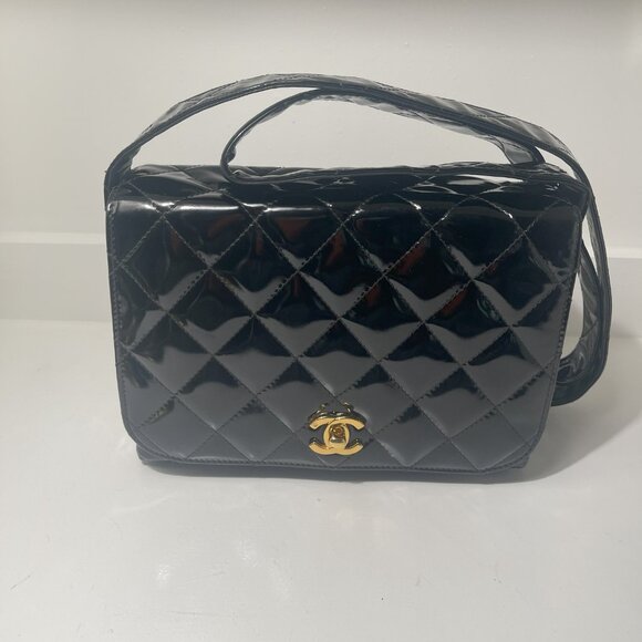 AUTHENTIC Chanel Quilted CC Shoulder Bag - Picture 1 of 5